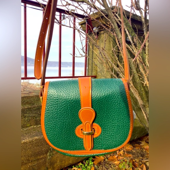 NWT Dooney and Burke crossbody bag new never used. Leather tag on bag. - Picture 1 of 4